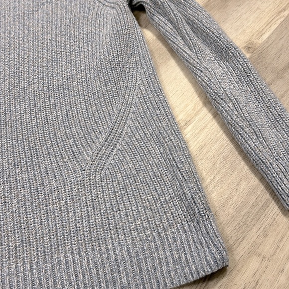 L.L. Bean Women’s Fisherman Crew Sweater / Blue, Gray & White Chunky Knit / Sz M - Picture 3 of 7